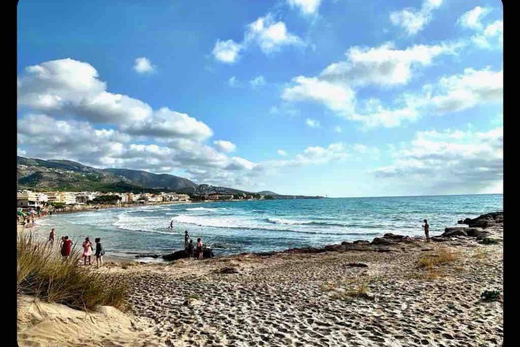 Neu Renoviertes Strandappartment Mit Meerblick Alcoceber Экстерьер фото